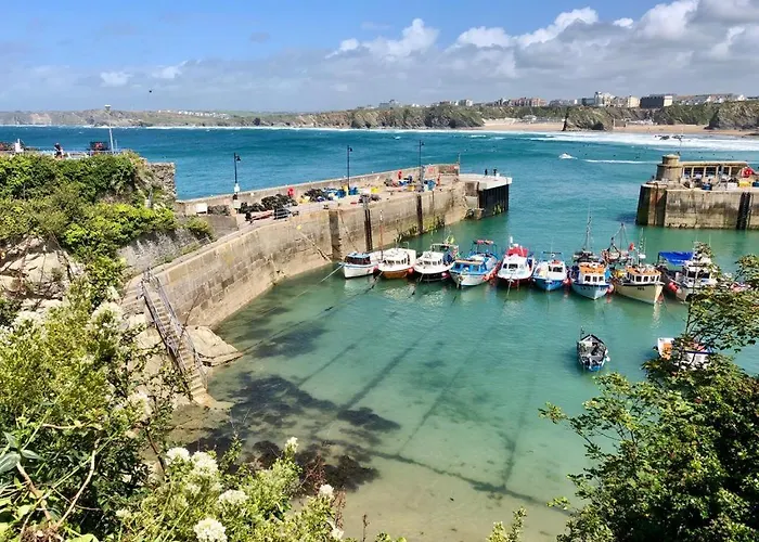 Spacious, Modern Home, Central Newquay W/ Parking