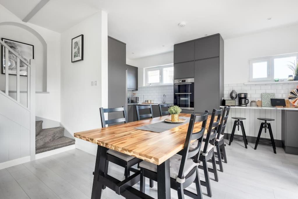 Spacious, Modern Home, Newquay W/ Parking Holiday home Newquay (Cornwall)