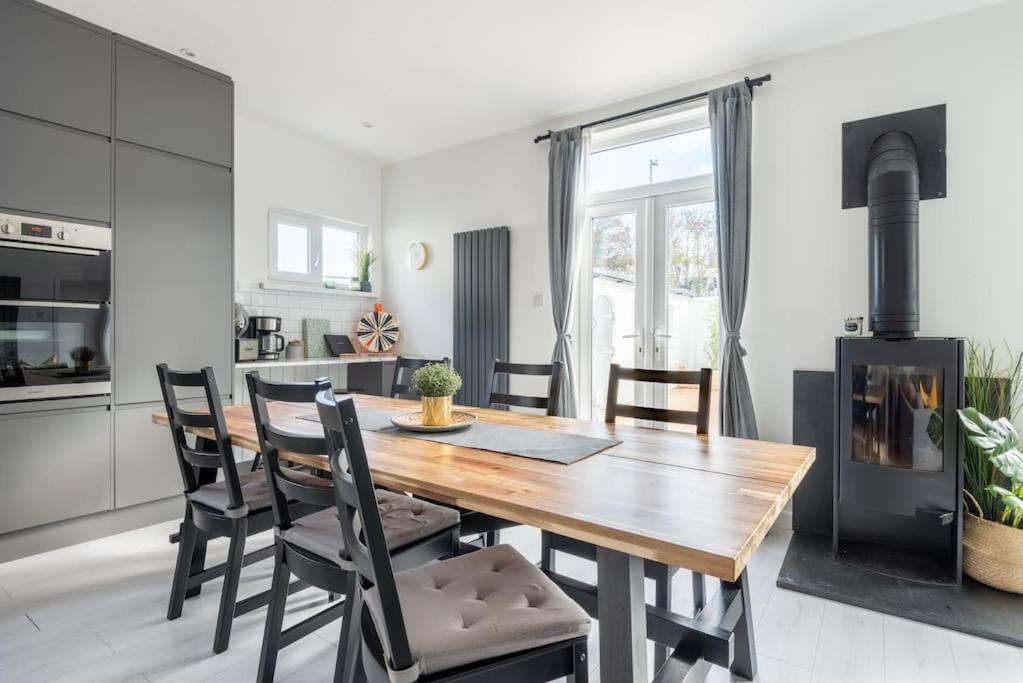 Spacious, Modern Home, Newquay W/ Parking Дом отдыха *
