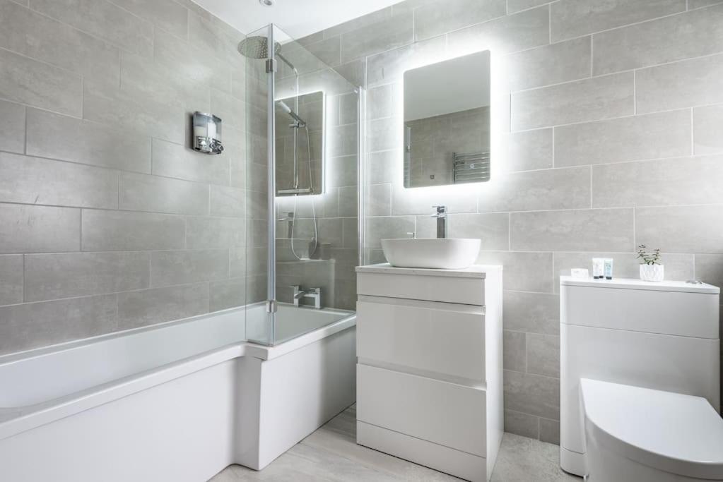 Spacious, Modern Home, Newquay W/ Parking Holiday home Newquay (Cornwall)