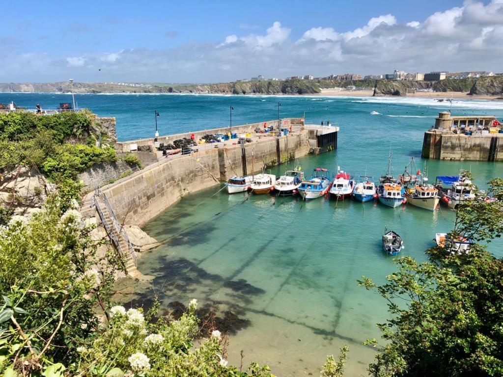 Holiday home Spacious, Modern Home, Newquay W/ Parking *